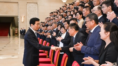 揚(yáng)子江藥業(yè)集團(tuán)董事長(zhǎng)徐浩宇獲“優(yōu)秀中國(guó)特色社會(huì)主義事業(yè)建設(shè)者”稱號(hào)